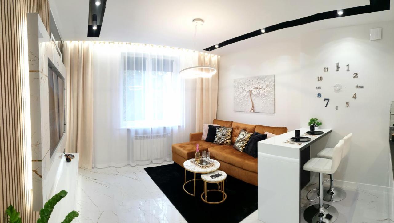 Vip Room 2+2 Konin  Eksteriør billede